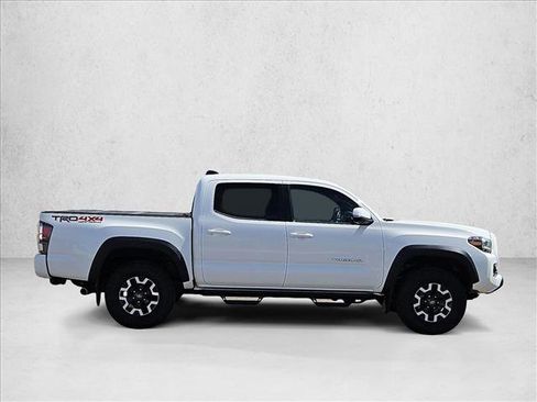Used 2022 Toyota Tacoma TRD Off-Road w/ TRD Premium Off Road Package AWD/4WD image 4