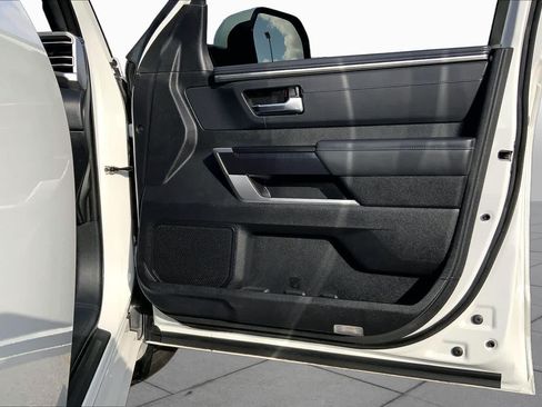 Used 2023 Toyota Sequoia Platinum AWD/4WD image 23