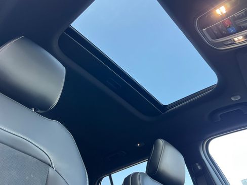 New 2025 Jeep Grand Cherokee L Altitude image 18