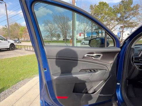 Used 2023 Kia Sportage EX image 34