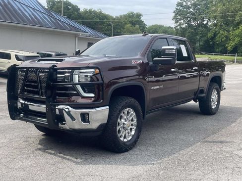 Used 2024 Chevrolet Silverado 2500 LTZ w/ LTZ Plus Package AWD/4WD image 10