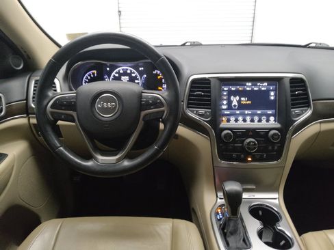 Used 2018 Jeep Grand Cherokee Limited image 22