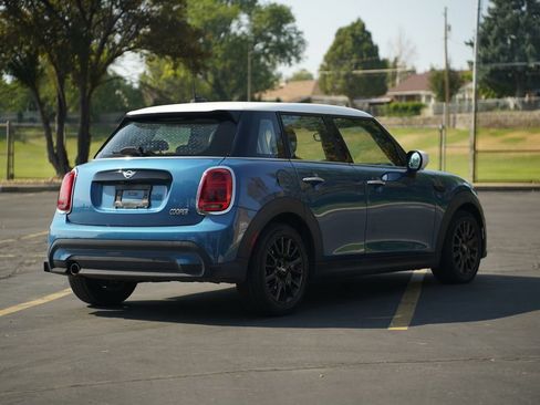 Used 2024 MINI Cooper 4-Door Hardtop FWD image 5