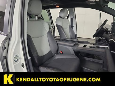 Used 2024 Toyota Sienna XSE AWD/4WD image 21