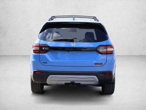 Used 2025 Honda Pilot TrailSport image 8