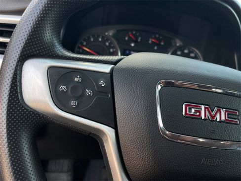 Used 2023 GMC Acadia SLE w/ Driver Convenience Package image 12