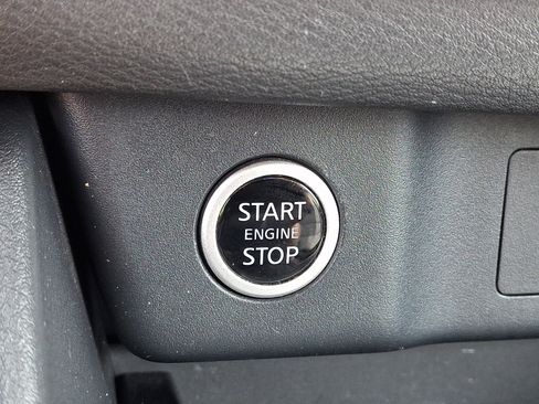 Used 2023 Nissan Rogue SV AWD/4WD image 22