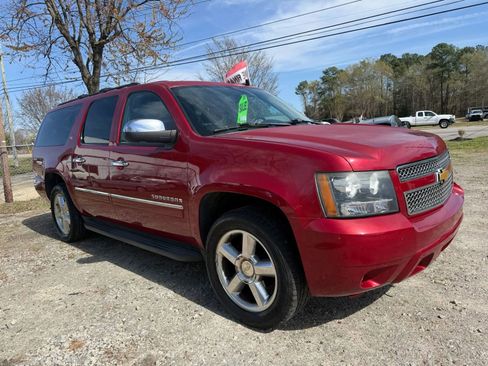 Used 2014 Chevrolet Suburban LTZ image 3