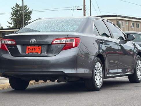 Used 2014 Toyota Camry LE FWD image 5