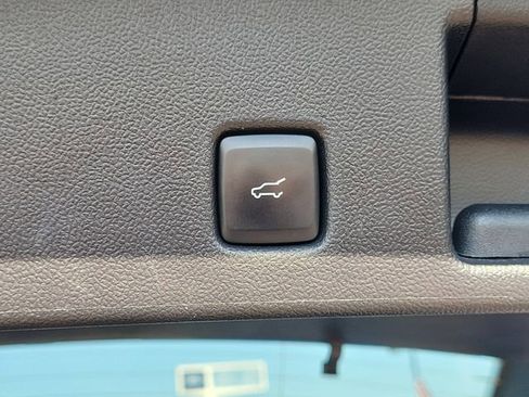 Certified 2023 Ford Escape Active AWD/4WD image 9