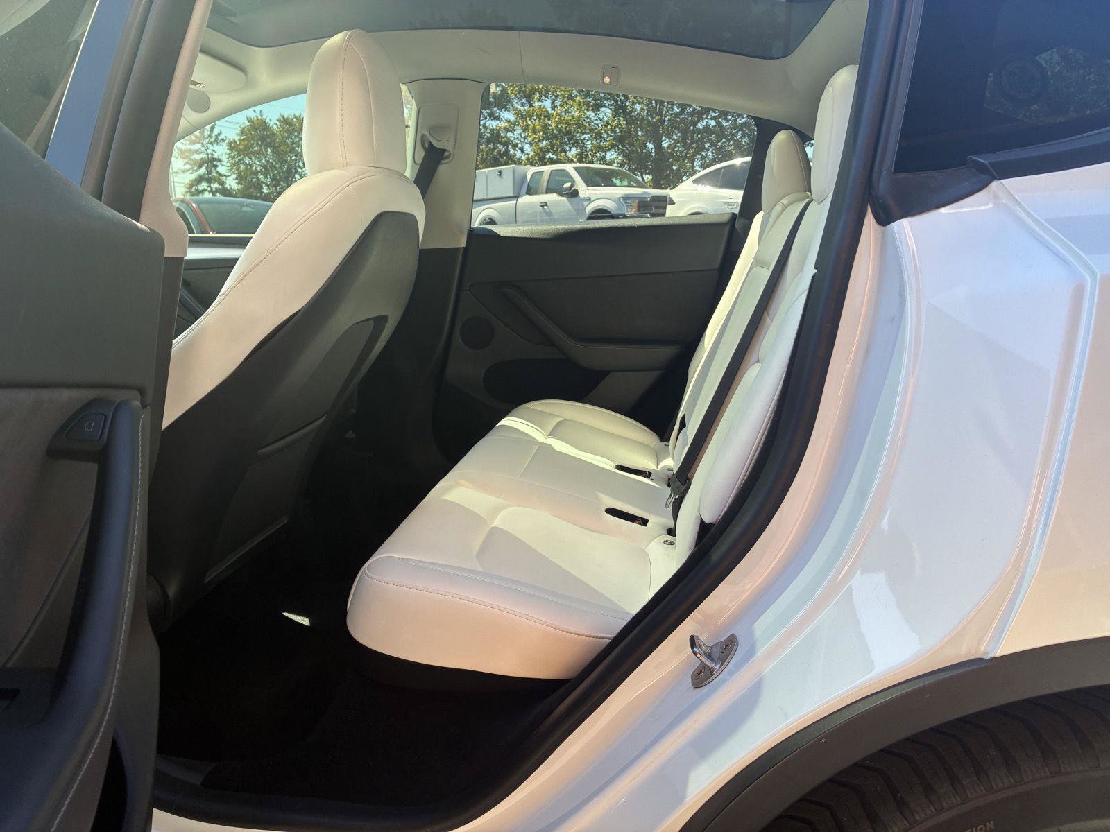 Used 2023 Tesla Model Y Long Range AWD/4WD image 17