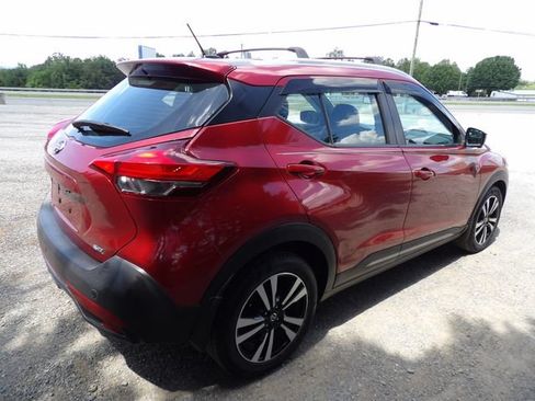 Used 2019 Nissan Kicks SR w/ SR Premium Package FWD image 4