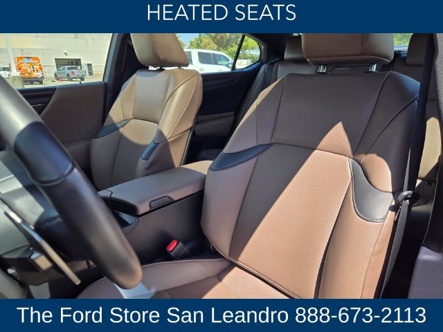 Used 2025 Lexus ES 300h w/ Premium Package FWD image 12
