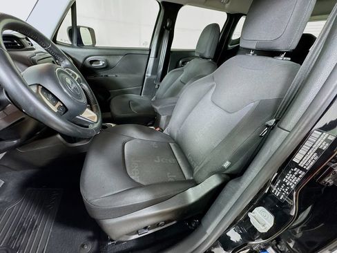 Used 2016 Jeep Renegade Latitude FWD image 24