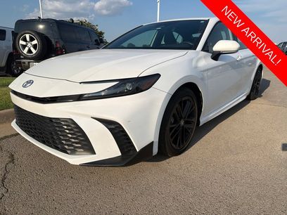 Used 2025 Toyota Camry SE w/ Multimedia Upgrade Package