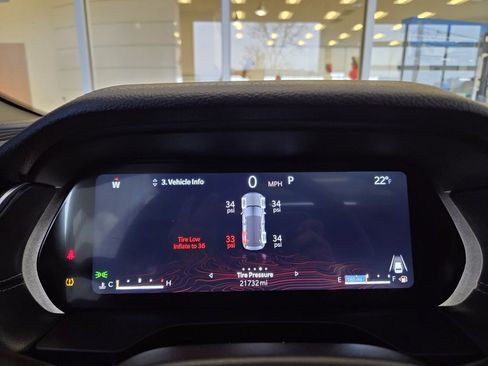 Used 2024 Jeep Grand Cherokee Limited w/ Luxury Tech Group II image 35