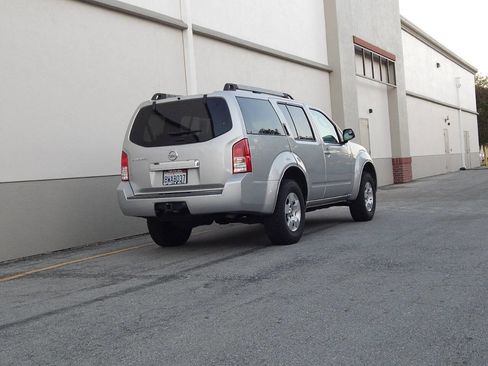 Used 2008 Nissan Pathfinder S image 3