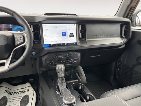 New 2025 Ford Bronco Badlands image 11