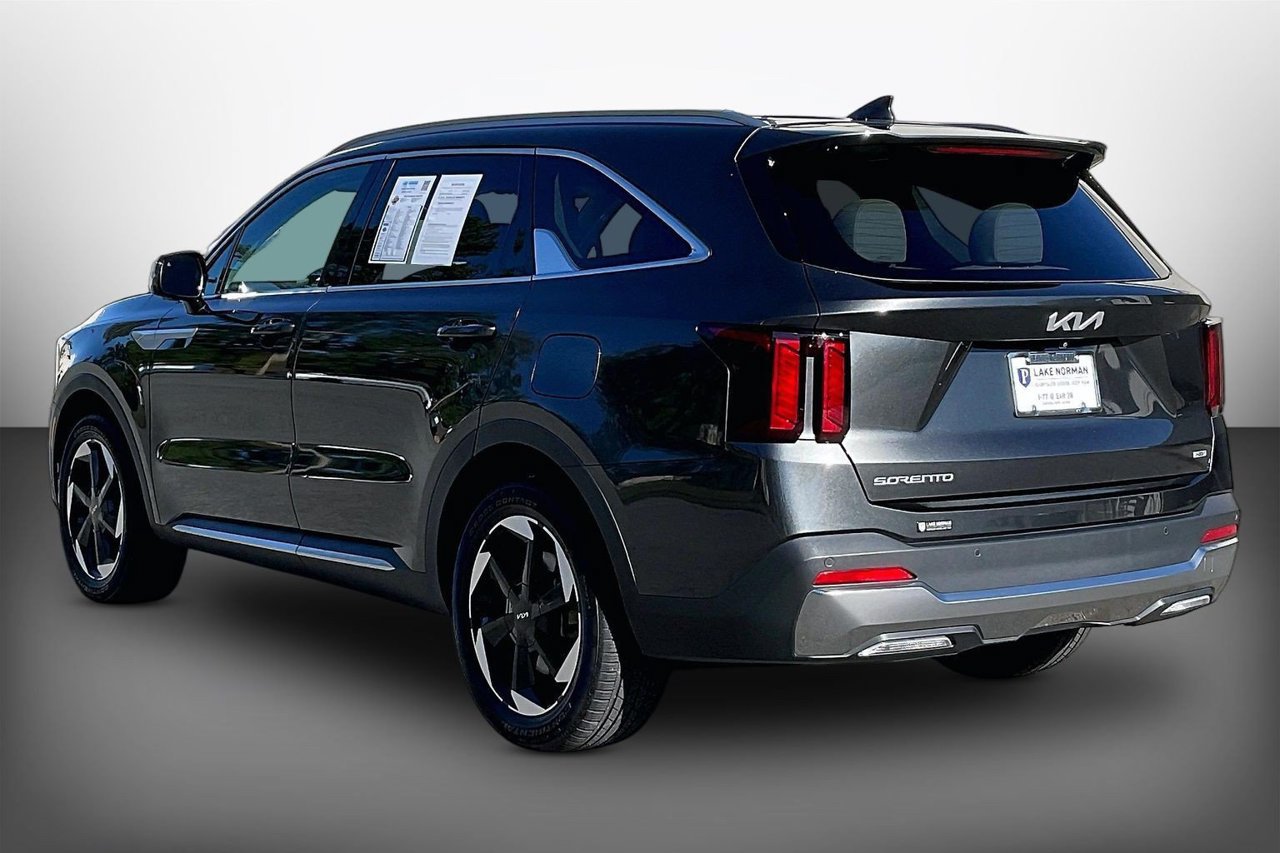 Used 2025 Kia Sorento EX AWD/4WD image 6