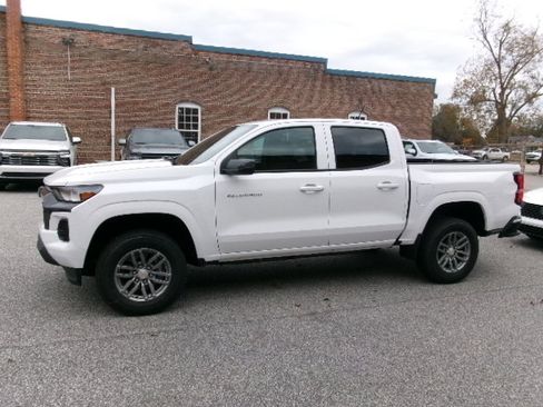 Used 2026 Chevrolet Colorado LT w/ Advanced Trailering Package RWD image 2