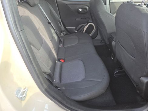 Used 2016 Jeep Renegade Latitude image 22