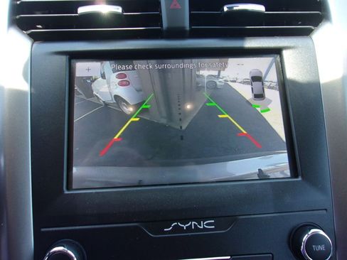 Used 2020 Ford Fusion SE image 11