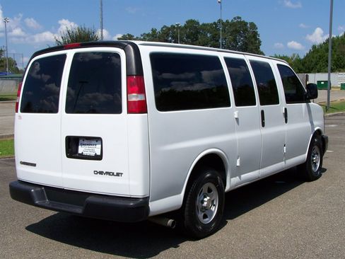 Used 2004 Chevrolet Express 1500 Passenger RWD image 4