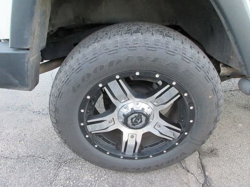 Used 2012 Jeep Wrangler Unlimited Sport image 10