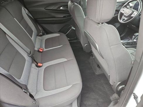 Used 2024 Chevrolet TrailBlazer LT w/ LT Cold Weather Package FWD image 24