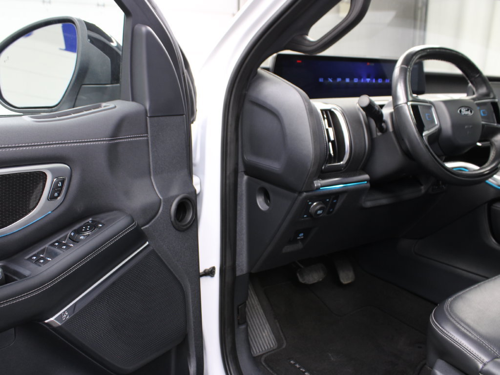 Used 2025 Ford Expedition Max Platinum w/ Stealth Appearance Package AWD/4WD image 64