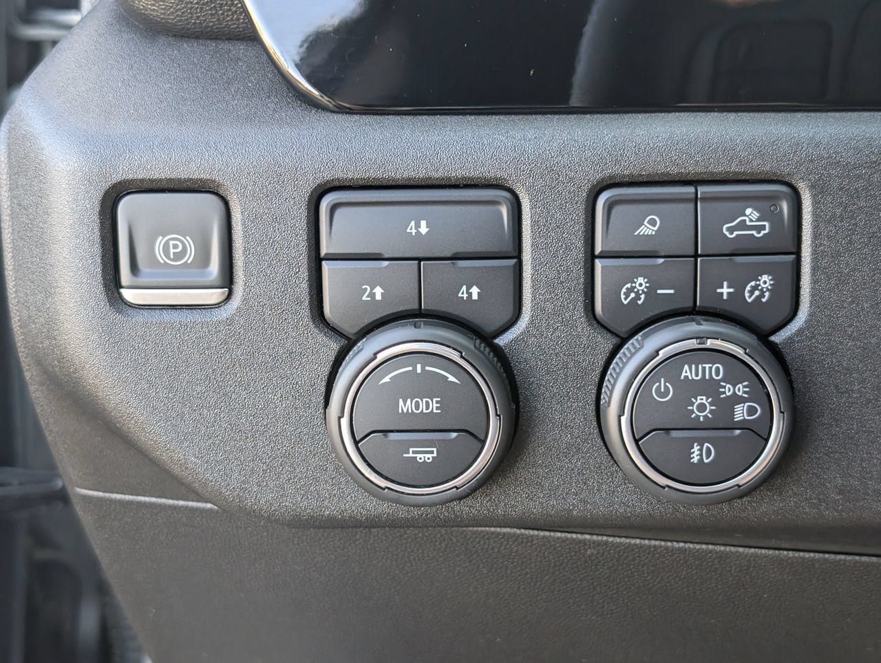 Used 2024 Chevrolet Silverado 2500 LT AWD/4WD image 23