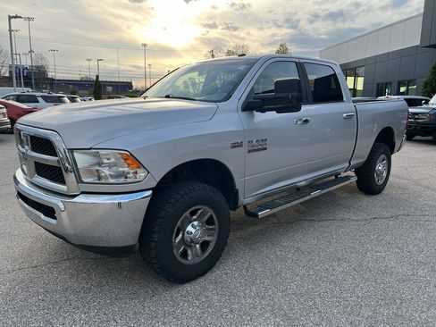 Used 2017 RAM 2500 SLT image 3