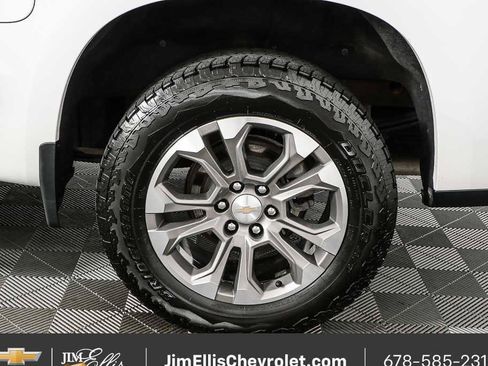 Certified 2024 Chevrolet Silverado 1500 High Country w/ Technology Package AWD/4WD image 36