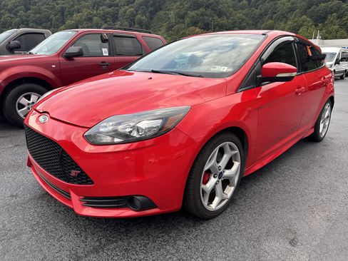 Used 2014 Ford Focus ST w/ Equipment Group 202A FWD image 3
