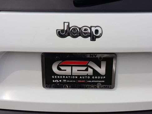 Used 2021 Jeep Cherokee Limited image 33