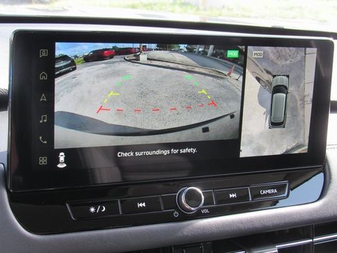 New 2025 Mitsubishi Outlander SE image 16