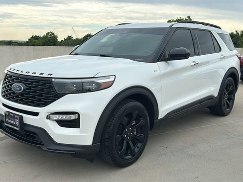 Used 2024 Ford Explorer ST-Line w/ Class IV Trailer Tow Package RWD image 10