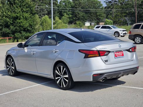 Used 2022 Nissan Altima 2.5 SR FWD image 4