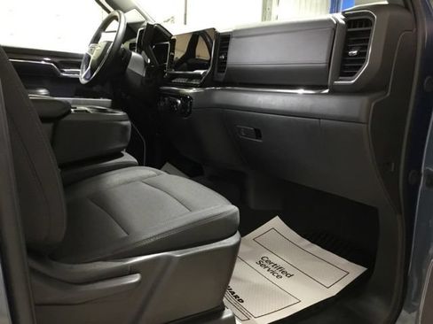 Used 2024 Chevrolet Silverado 1500 LT AWD/4WD image 45