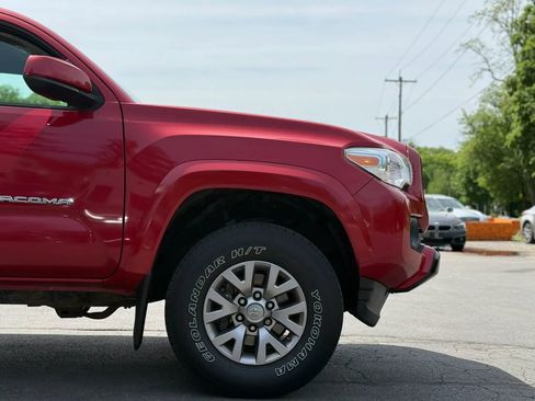 Used 2017 Toyota Tacoma SR5 w/ Tow Package AWD/4WD image 8