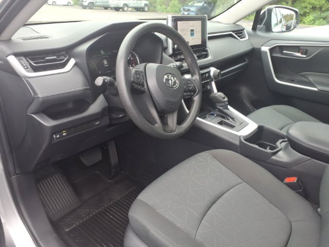 Used 2024 Toyota RAV4 XLE w/ Convenience Package FWD image 16