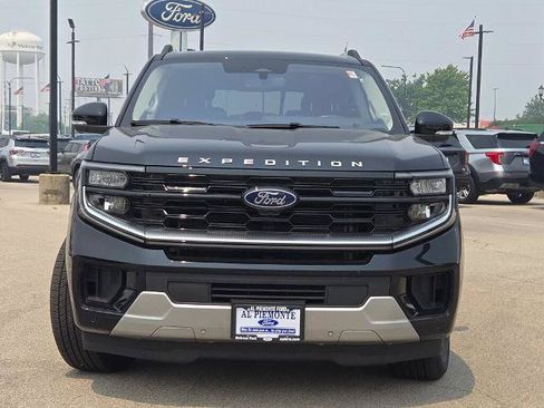 Certified 2025 Ford Expedition Platinum AWD/4WD image 4