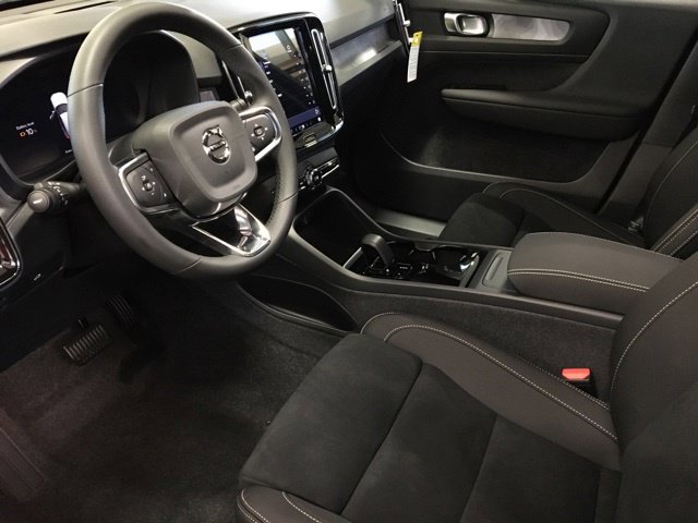 New 2024 Volvo XC40 Recharge Plus w/ Protection Package Premier RWD image 14