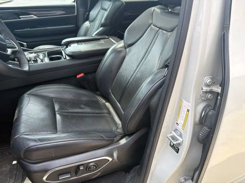 Used 2022 Jeep Wagoneer Series III w/ Premium Group I AWD/4WD image 19