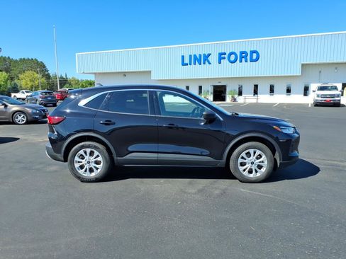Used 2024 Ford Escape Active w/ Tech Pack #1 AWD/4WD image 7