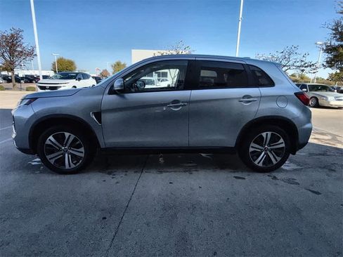 Used 2021 Mitsubishi Outlander Sport SE image 3