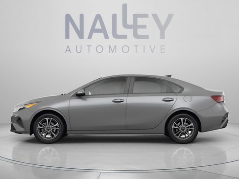 Used 2023 Kia Forte LXS w/ LXS Technology Package FWD image 2