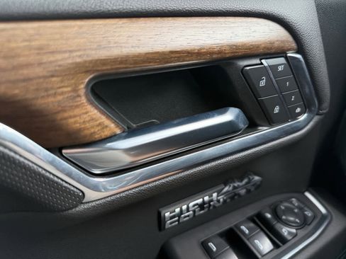 Used 2022 Chevrolet Silverado 1500 High Country w/ Technology Package AWD/4WD image 27