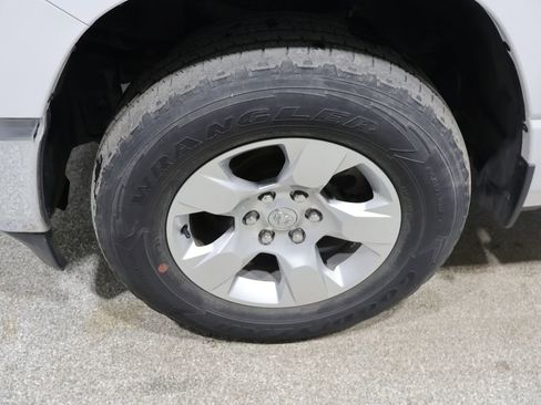 Used 2020 RAM 1500 Big Horn AWD/4WD image 8