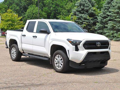 Certified 2024 Toyota Tacoma SR w/ SR Upgrade Package AWD/4WD image 1